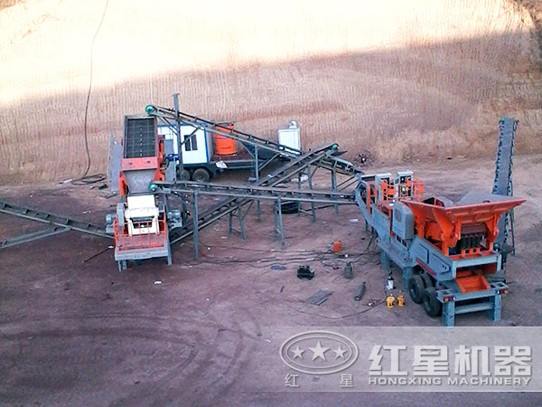 可移動(dòng)破碎站多臺聯(lián)機(jī)作業(yè)