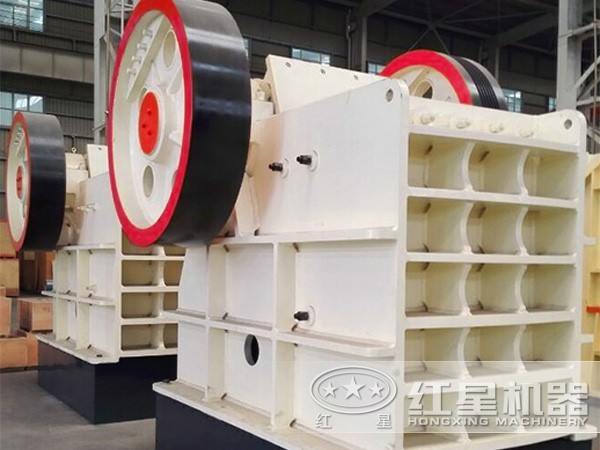 69石頭顎破機(jī)，產(chǎn)量為50-160t/h