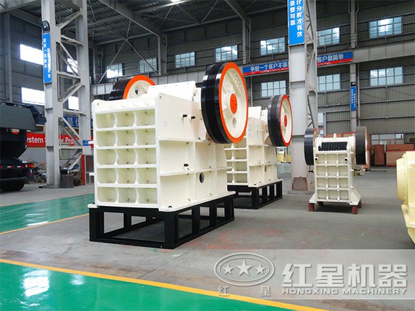 69石頭顎破機(jī)廠家，提供現(xiàn)貨，可到場考察