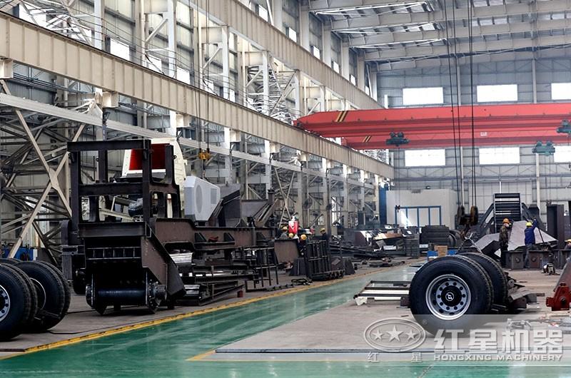 可流動的全自動錘式粉碎機車間生產(chǎn)，工匠精神，性能優(yōu)良