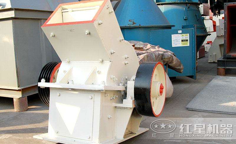 小型錘式破碎機，體積小，易移動
