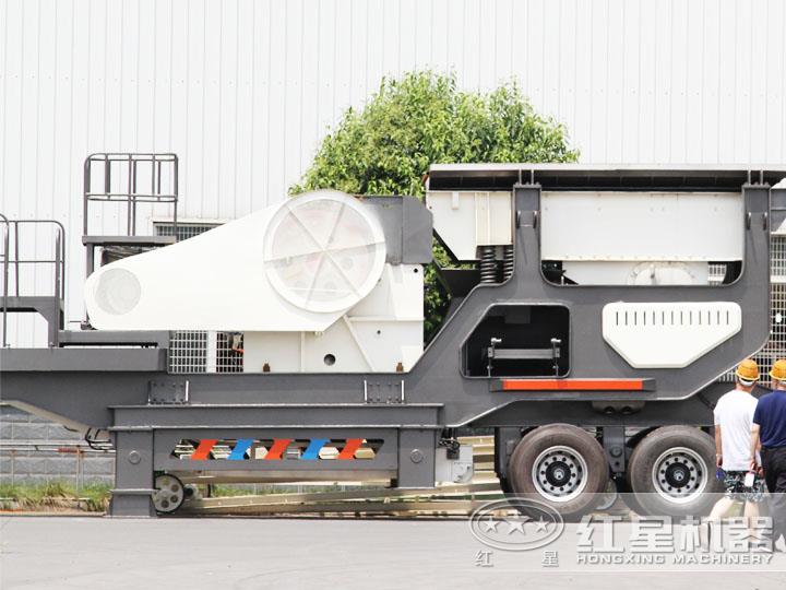 客戶到場參觀輪胎移動破，七大模塊，多種組合，滿足用戶需求
